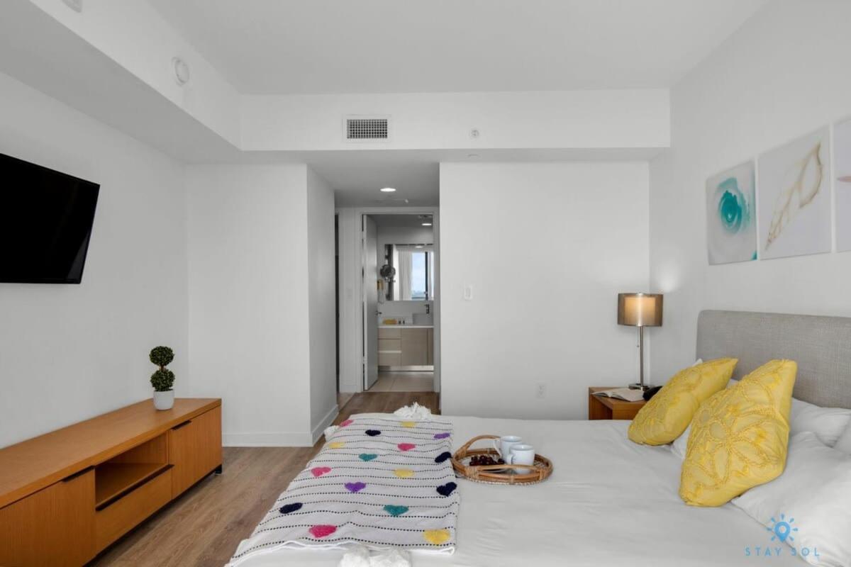 Infinite View With Balcony,Pool Plus Near Beach Plaja Hallandale Exterior foto
