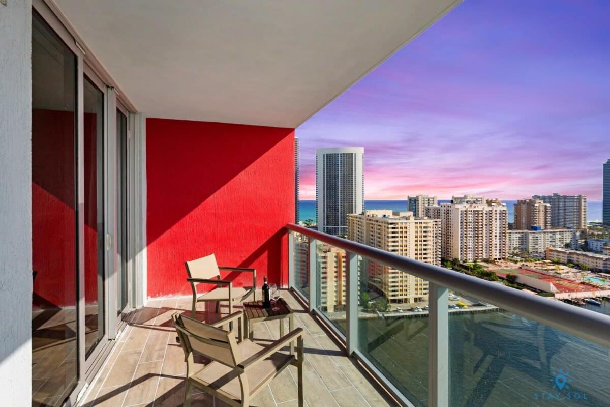 Infinite View With Balcony,Pool Plus Near Beach Plaja Hallandale Exterior foto