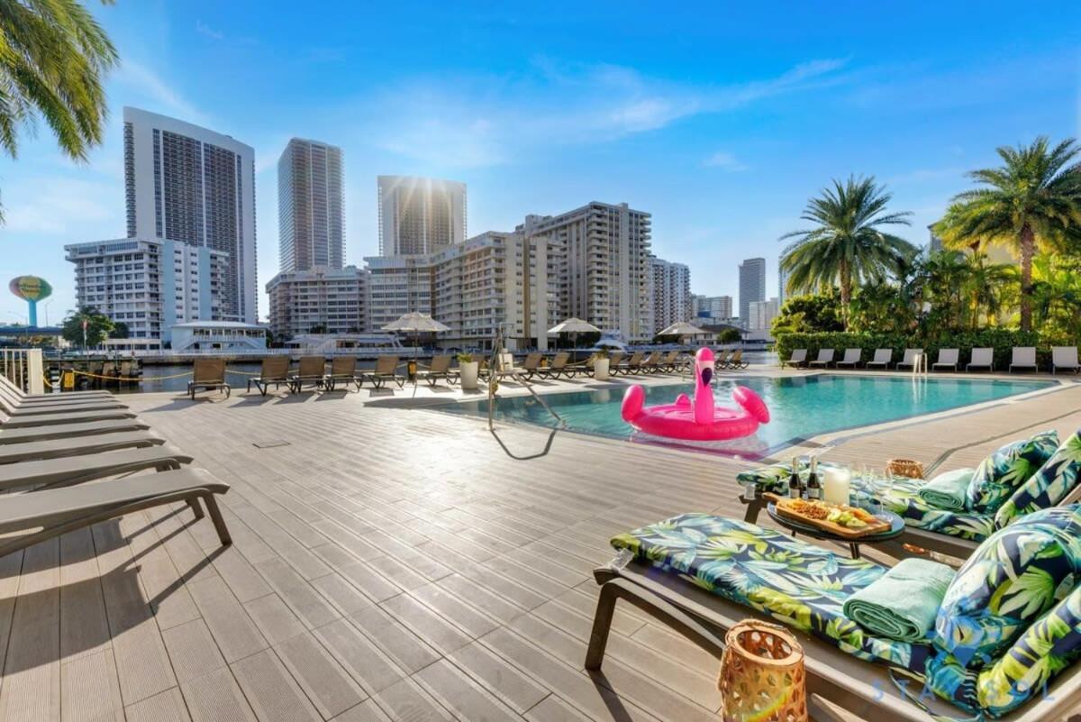 Infinite View With Balcony,Pool Plus Near Beach Plaja Hallandale Exterior foto